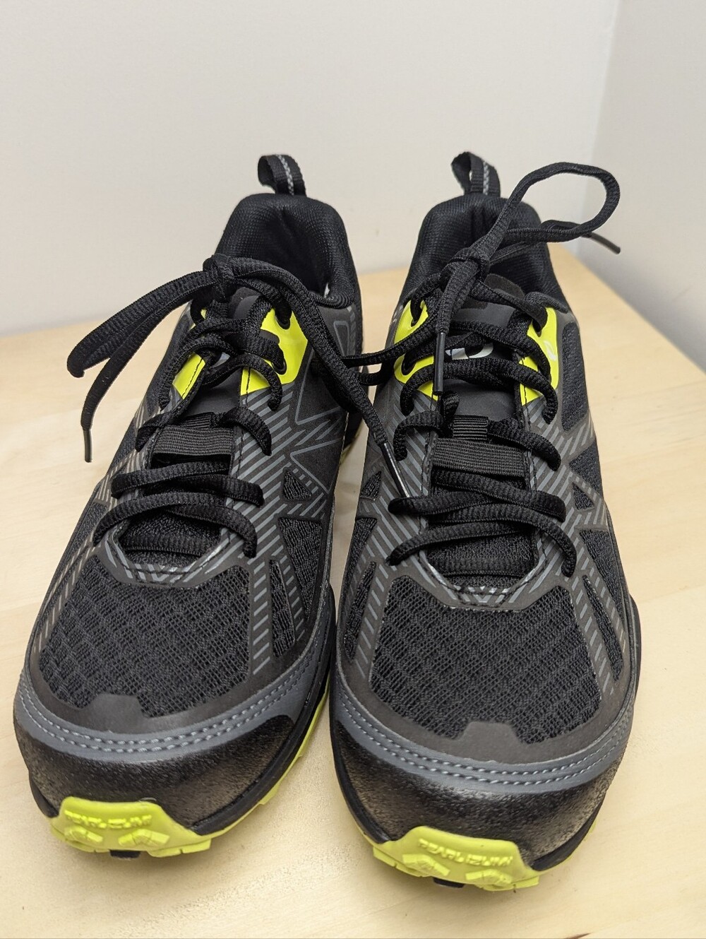 Pearl Izumi Men’s Gray & Neon Yellow Cycling Shoes EU 41